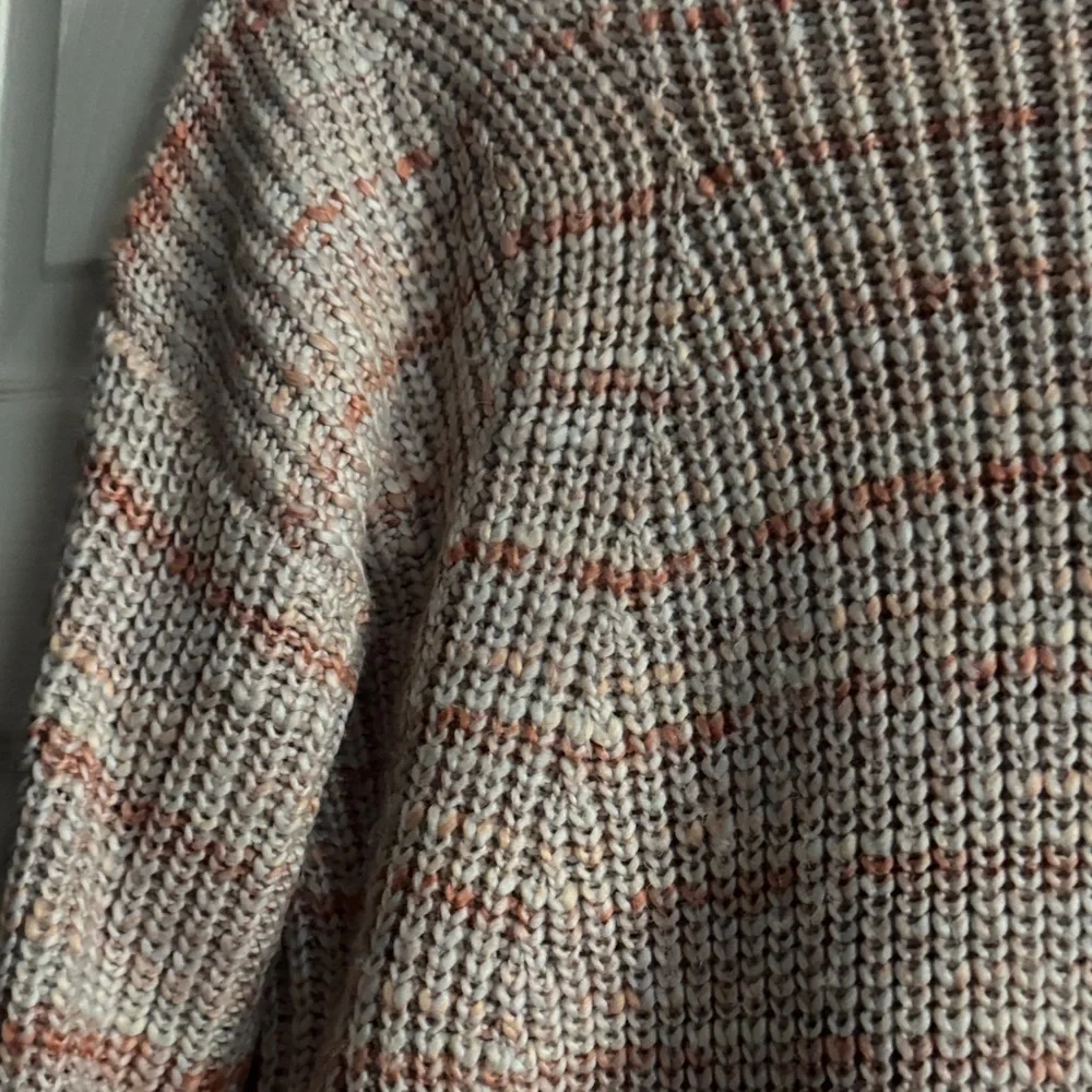 Lucky Brand Women's Pink and Gray Knit Sweater - Picture 4 of 5